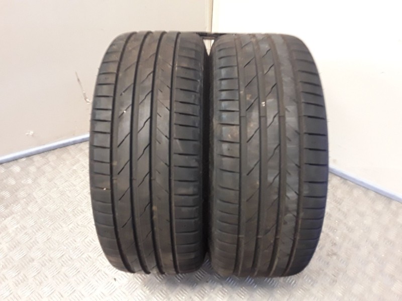 Recambio de neumatico pareja para neumaticos reutilizados - referencia OEM IAM 235401996Y HANKOOK 235/40/19/96Y