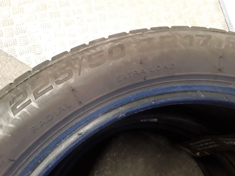 Recambio de neumatico pareja para neumaticos reutilizados - referencia OEM IAM 225501798Y KORMORAN 225/50/17/98Y
