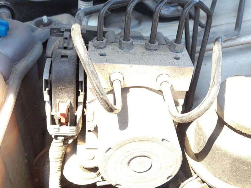 Recambio de abs para audi q5 (8rb) 2.0 tdi quattro referencia OEM IAM 8R0614517T  