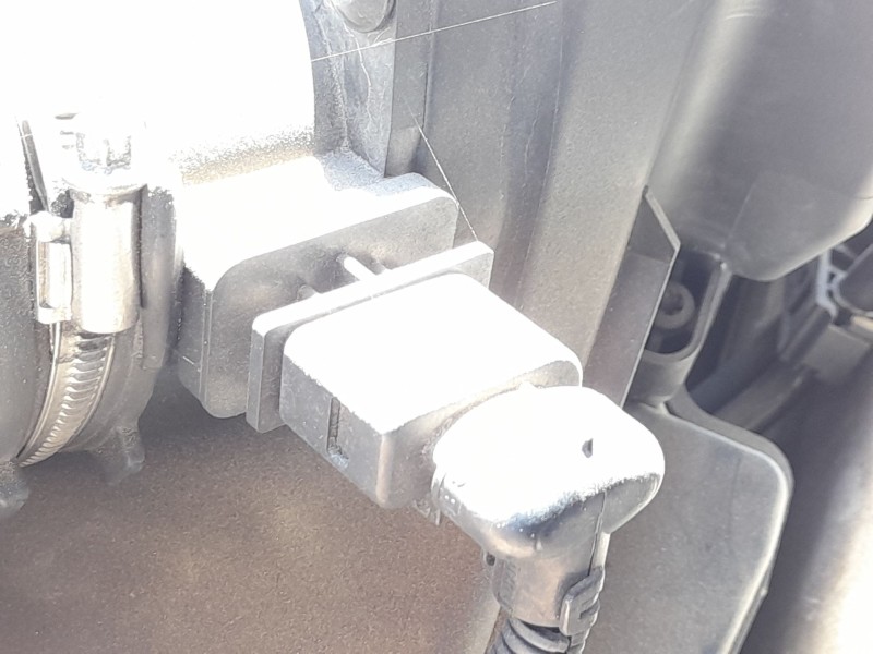 Recambio de caudalimetro para audi q5 (8rb) 2.0 tdi quattro referencia OEM IAM 03G906461C  