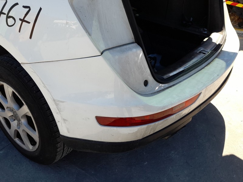Recambio de paragolpes trasero para audi q5 (8rb) 2.0 tdi quattro referencia OEM IAM 8R0807303GRU TOCADO ROZADO 