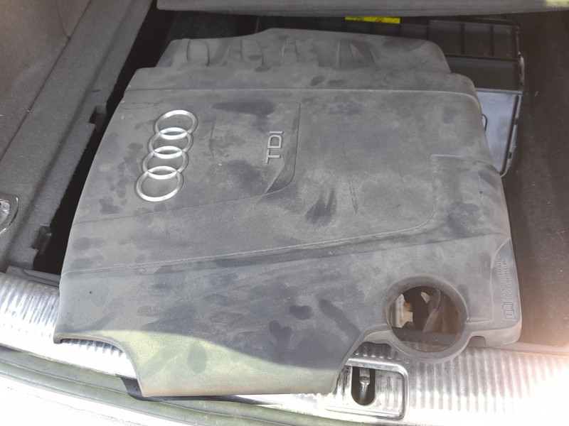 Recambio de tapa motor para audi q5 (8rb) 2.0 tdi quattro referencia OEM IAM 03L103925P  