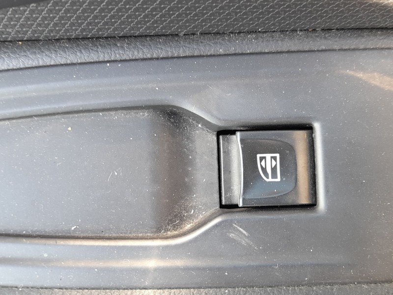 Recambio de mando elevalunas delantero derecho para renault clio iv (bh_) 1.5 dci 75 referencia OEM IAM 254218614R  