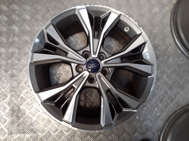 Recambio de juego llantas aluminio para ford mondeo v hatchback (ce) 2.0 tdci referencia OEM IAM 8X18 5 TORN ET55 ROZADAS ALUMIN