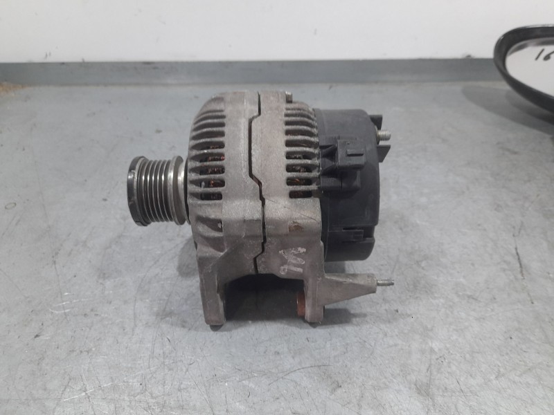 Recambio de alternador para audi a2 (8z0) 1.4 referencia OEM IAM 028903028J BOSCH 0123320038