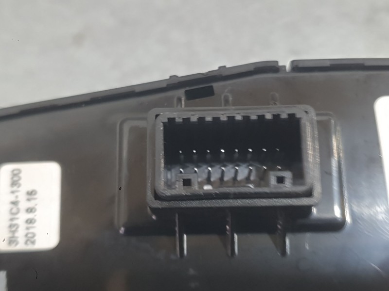 Recambio de mando multifuncion para hyundai i30 (pde, pd, pden) 1.0 t-gdi referencia OEM IAM 93770G4000RET  