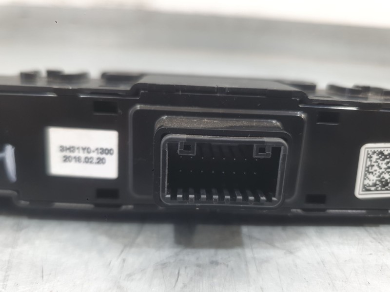 Recambio de mando multifuncion para hyundai i30 (pde, pd, pden) 1.0 t-gdi referencia OEM IAM   