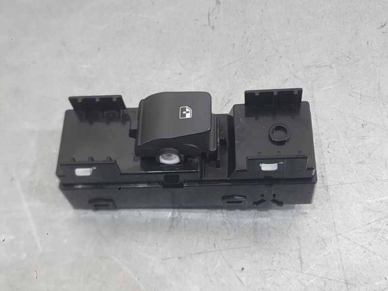 Recambio de mando elevalunas delantero derecho para hyundai i30 (pde, pd, pden) 1.0 t-gdi referencia OEM IAM 93576G3010PMP  