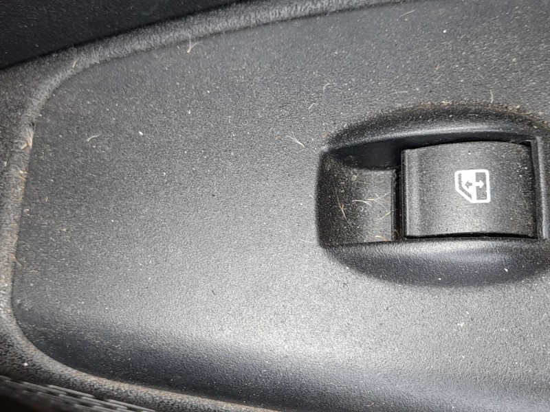 Recambio de mando elevalunas delantero derecho para fiat doblo cargo (263_) 1.6 d multijet referencia OEM IAM 735498675  