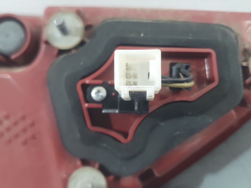 Recambio de piloto trasero derecho interior para kia stonic (yb) 1.0 t-gdi referencia OEM IAM 92404H8500  