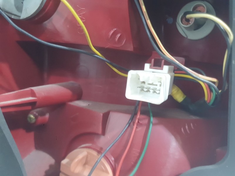 Recambio de piloto trasero derecho para kia cerato i hatchback (ld) 2.0 crdi referencia OEM IAM 924022F210  