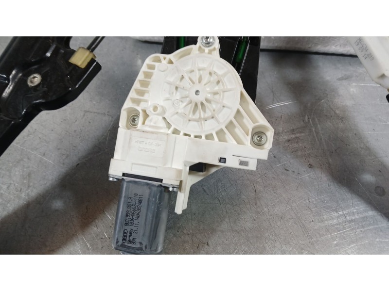 Recambio de elevalunas trasero derecho para audi a5 sportback (8ta) 2.0 tdi referencia OEM IAM 8T8839462C  