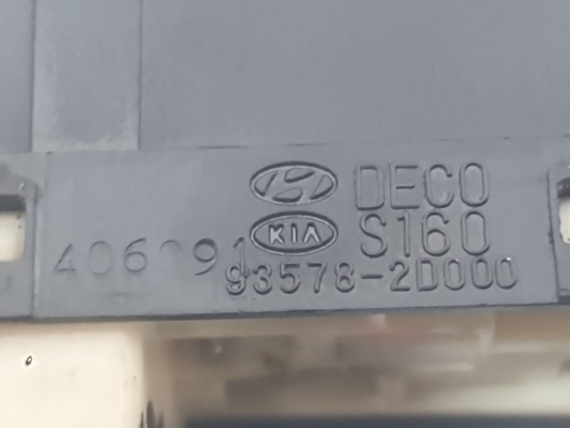 Recambio de mando elevalunas delantero derecho para kia cerato i hatchback (ld) 2.0 crdi referencia OEM IAM 935752F000GW  