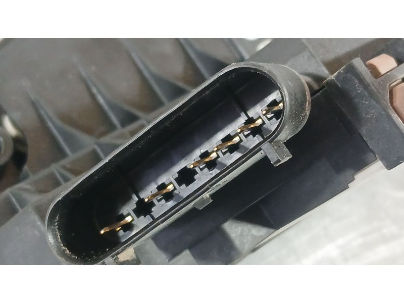 Recambio de cerradura puerta trasera derecha para ford mondeo v hatchback (ce) 2.0 tdci referencia OEM IAM BM5AA26412CG  C189891