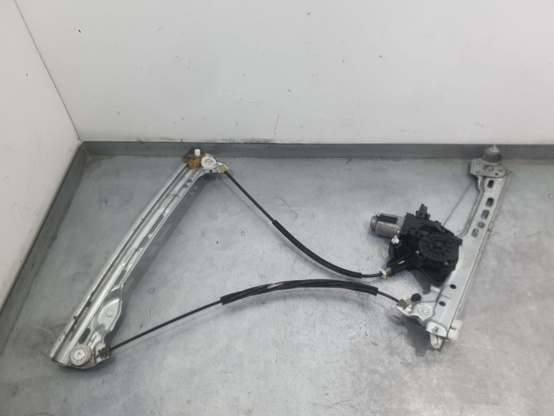 Recambio de elevalunas delantero izquierdo para renault megane iv hatchback (b9a/m/n_) 1.6 dci 130 (b9a4) referencia OEM IAM 807