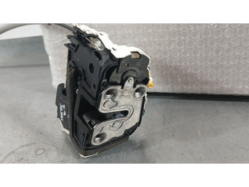 Recambio de cerradura puerta delantera izquierda para mg zs suv (azs1) 1.5 vti referencia OEM IAM 10640587  