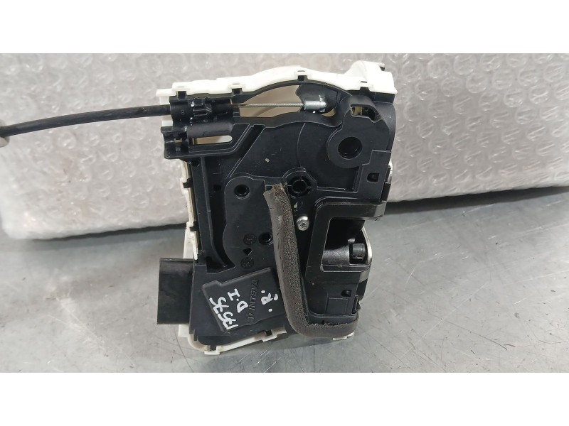Recambio de cerradura puerta delantera izquierda para mg zs suv (azs1) 1.5 vti referencia OEM IAM 10640587  