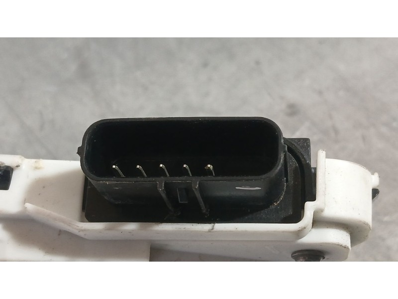 Recambio de cerradura puerta delantera izquierda para mg zs suv (azs1) 1.5 vti referencia OEM IAM 10640587  