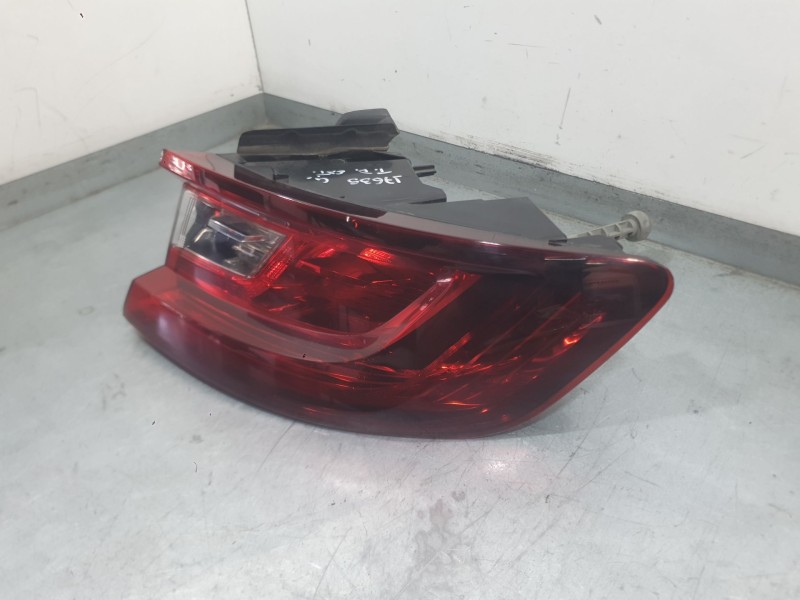 Recambio de piloto trasero derecho exterior para renault megane iv hatchback (b9a/m/n_) 1.6 dci 130 (b9a4) referencia OEM IAM 26