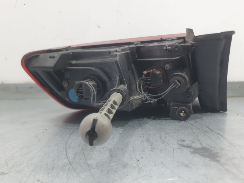 Recambio de piloto trasero derecho exterior para renault megane iv hatchback (b9a/m/n_) 1.6 dci 130 (b9a4) referencia OEM IAM 26