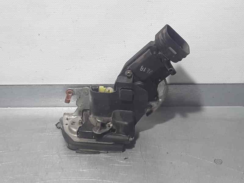 Recambio de cerradura puerta trasera derecha para toyota land cruiser (j9) d4-d gx (5-ptas.) referencia OEM IAM   