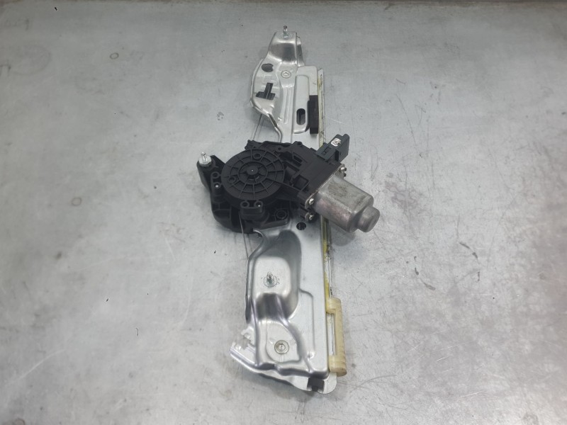 Recambio de elevalunas trasero izquierdo para renault megane iv hatchback (b9a/m/n_) 1.6 dci 130 (b9a4) referencia OEM IAM 82721