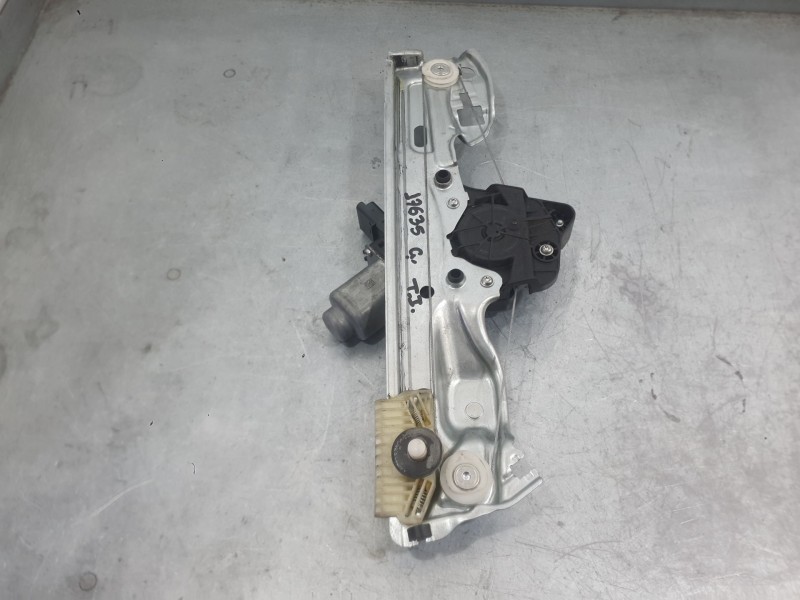 Recambio de elevalunas trasero izquierdo para renault megane iv hatchback (b9a/m/n_) 1.6 dci 130 (b9a4) referencia OEM IAM 82721