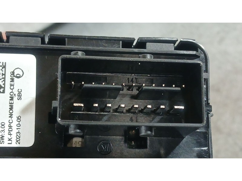 Recambio de mando elevalunas delantero izquierdo para opel corsa f (p2jo) 1.2 (68) referencia OEM IAM 96788281ZD C/ MANDO RETROV