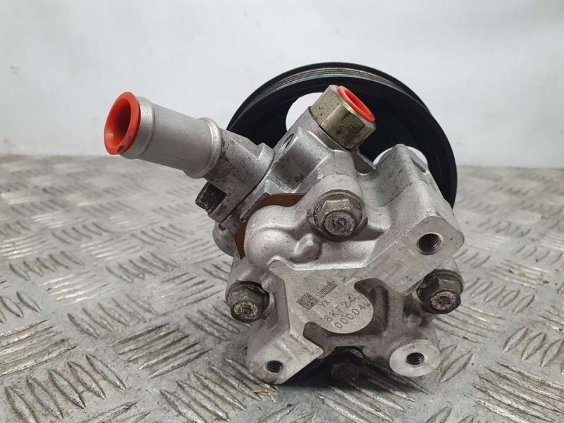 Recambio de bomba direccion para opel insignia sports tourer selective referencia OEM IAM 13309336  