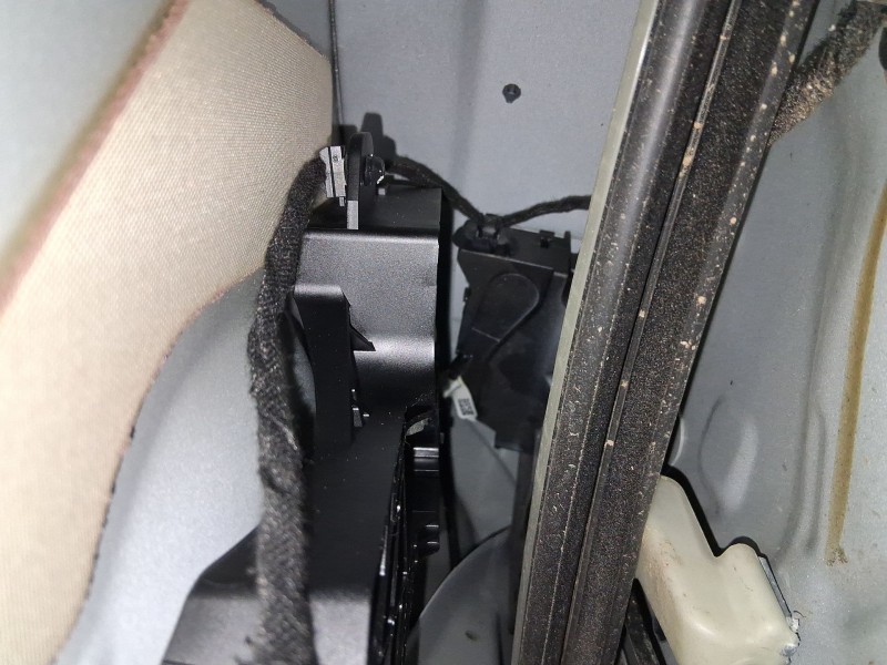 Recambio de cerradura puerta trasera izquierda para renault talisman (lp_) 1.5 dci 110 referencia OEM IAM 825037601R  