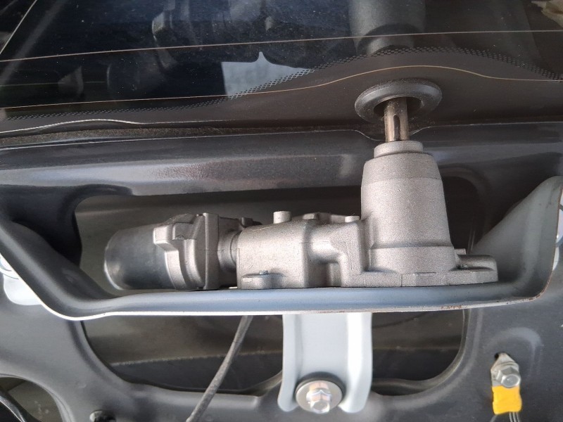 Recambio de motor limpia trasero para kia stonic (yb) 1.0 t-gdi referencia OEM IAM 98700H8000  