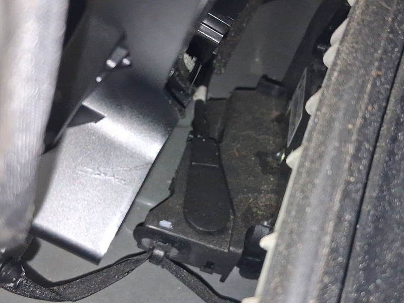 Recambio de cerradura puerta trasera derecha para renault megane iv hatchback (b9a/m/n_) 1.6 dci 130 (b9a4) referencia OEM IAM 8