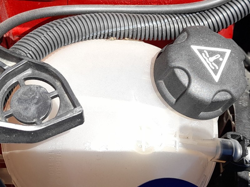Recambio de deposito expansion para opel corsa f (p2jo) 1.2 (68) referencia OEM IAM 9824198680  