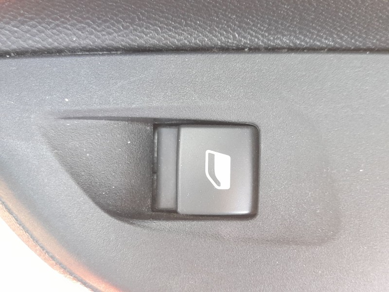 Recambio de mando elevalunas trasero derecho para opel corsa f (p2jo) 1.2 (68) referencia OEM IAM 98044803ZD  