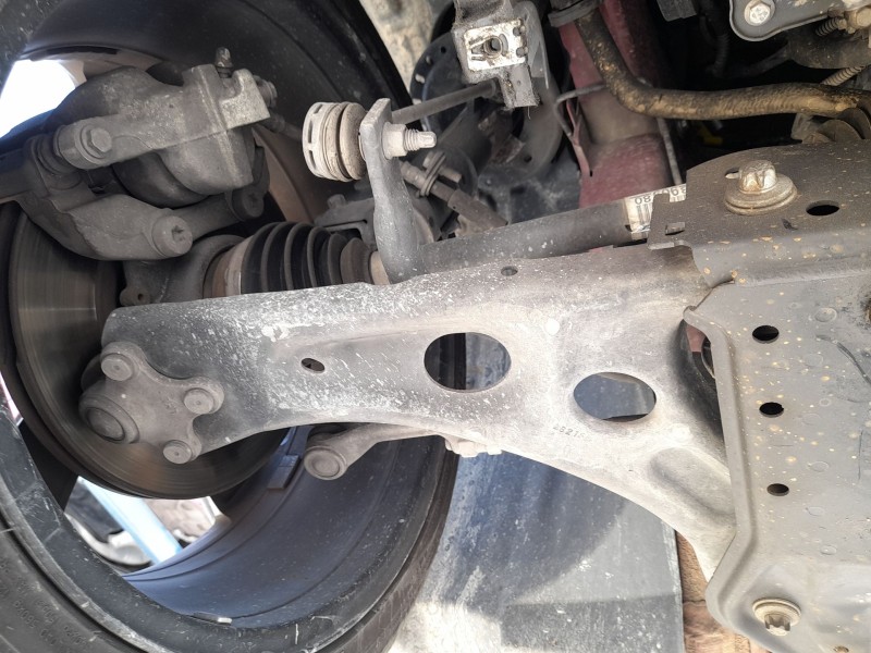 Recambio de brazo suspension inferior delantero derecho para opel corsa f (p2jo) 1.2 (68) referencia OEM IAM 9857897880  
