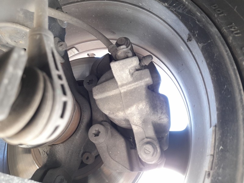 Recambio de pinza freno delantera izquierda para opel corsa f (p2jo) 1.2 (68) referencia OEM IAM 1648321580  