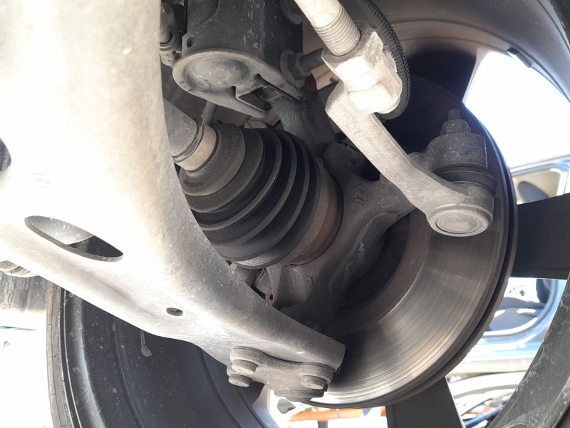 Recambio de mangueta delantera derecha para opel corsa f (p2jo) 1.2 (68) referencia OEM IAM 9826877980  