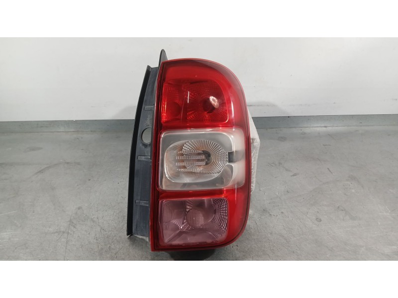 Recambio de piloto trasero derecho para dacia duster (hs_) 1.2 tce 125 referencia OEM IAM 265505271R  