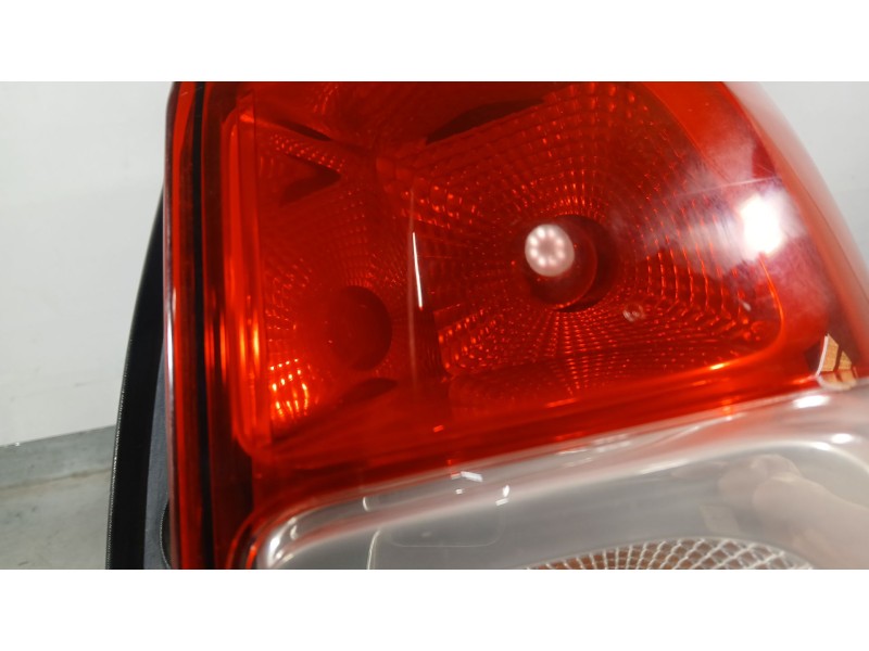 Recambio de piloto trasero derecho para dacia duster (hs_) 1.2 tce 125 referencia OEM IAM 265505271R  