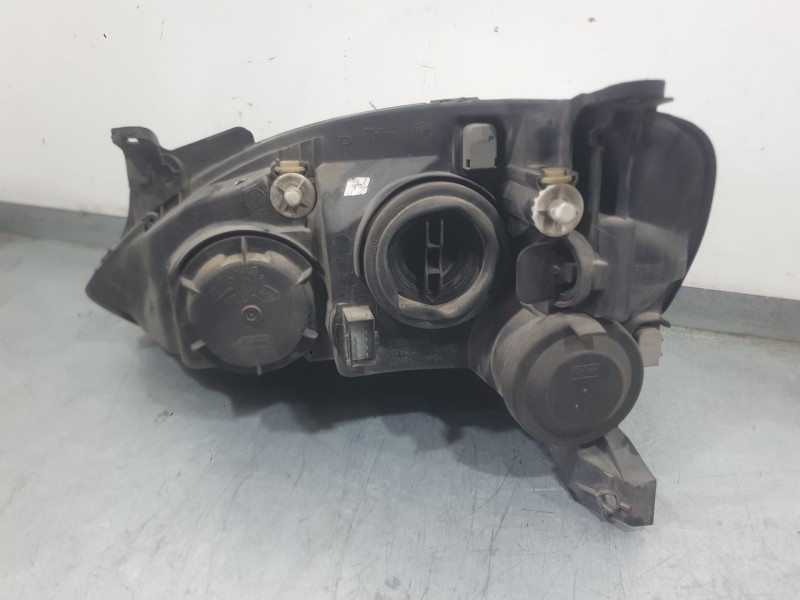 Recambio de faro derecho para opel corsa c (x01) 1.4 (f08, f68) referencia OEM IAM 9196232  