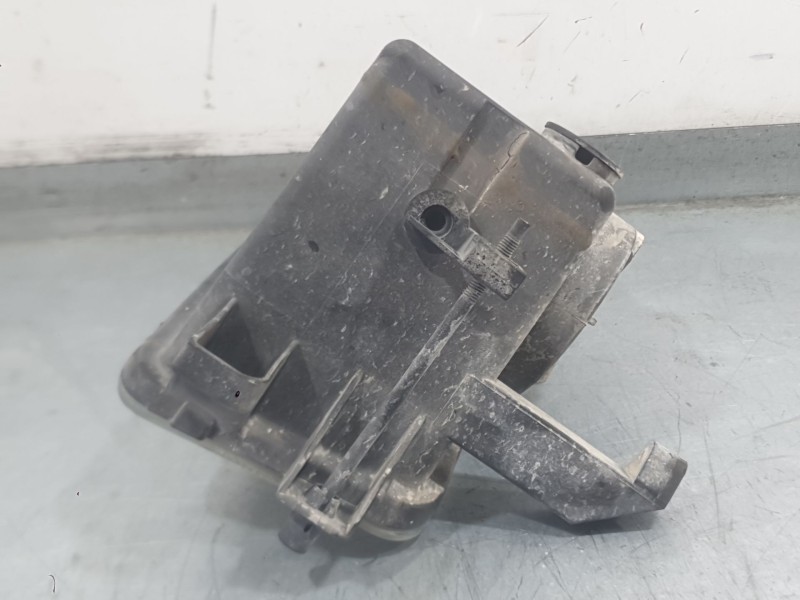 Recambio de faro antiniebla derecho para opel corsa c (x01) 1.4 (f08, f68) referencia OEM IAM 13270398  