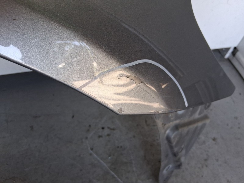 Recambio de aleta delantera derecha para jaguar xf i (x250) 2.7 d referencia OEM IAM C2Z20377 ROZADA 