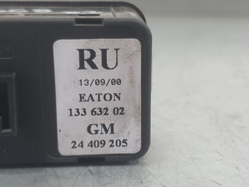 Recambio de mando elevalunas delantero izquierdo para opel corsa c (x01) 1.4 (f08, f68) referencia OEM IAM 24411030  