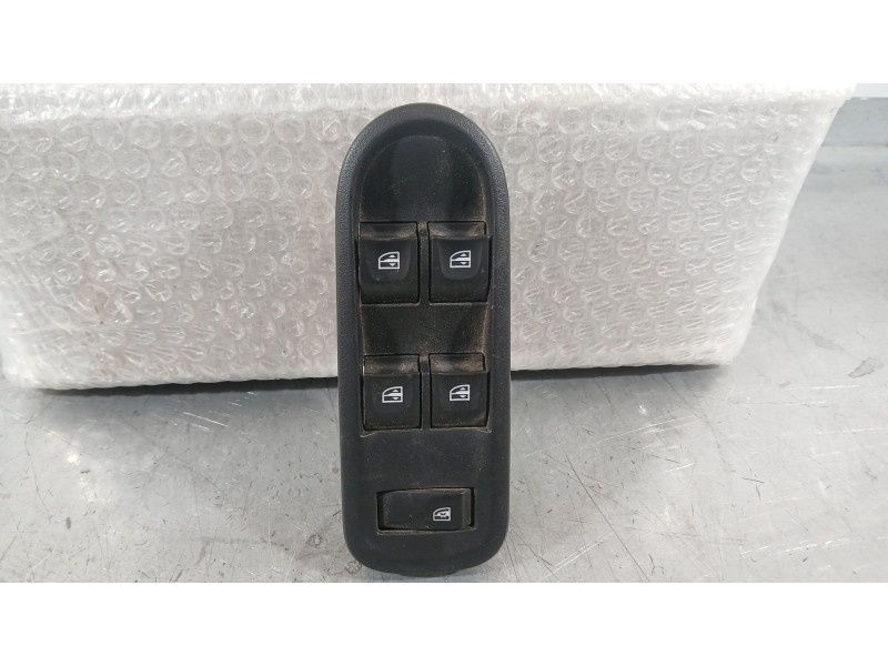 Recambio de mando elevalunas delantero izquierdo para dacia duster (hs_) 1.2 tce 125 referencia OEM IAM 8200108269  