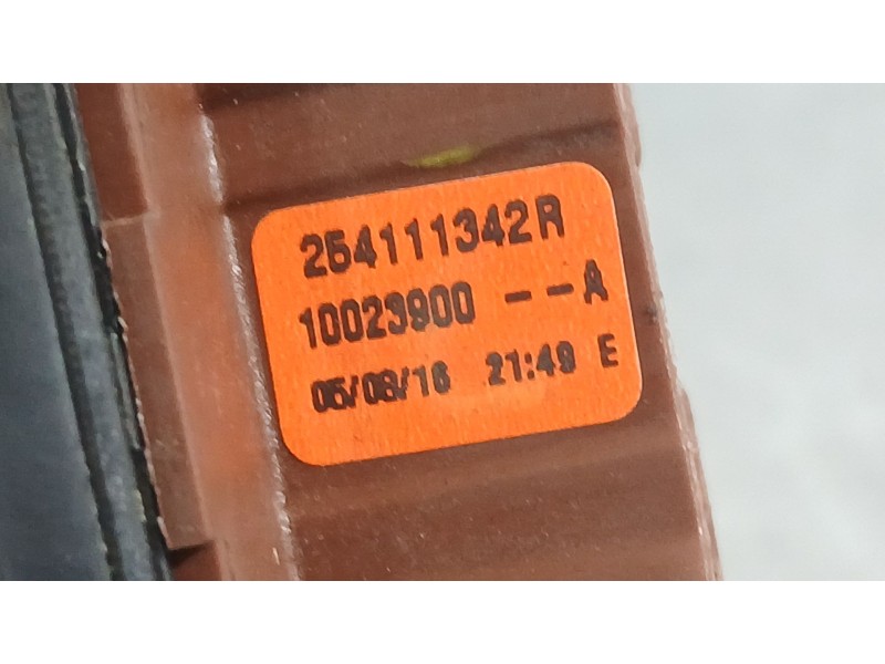Recambio de mando elevalunas delantero izquierdo para dacia duster (hs_) 1.2 tce 125 referencia OEM IAM 8200108269  