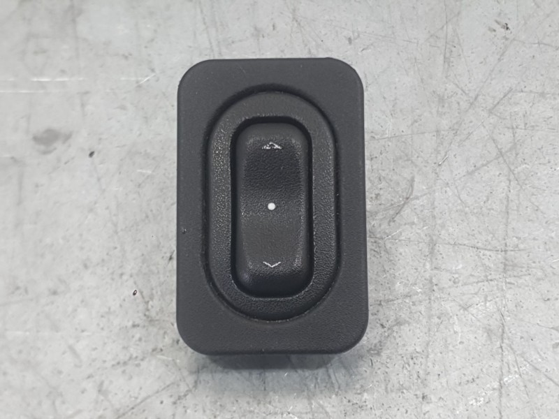 Recambio de mando elevalunas delantero derecho para opel corsa c (x01) 1.4 (f08, f68) referencia OEM IAM 24411032  