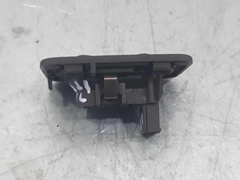 Recambio de mando elevalunas delantero derecho para opel corsa c (x01) 1.4 (f08, f68) referencia OEM IAM 24411032  