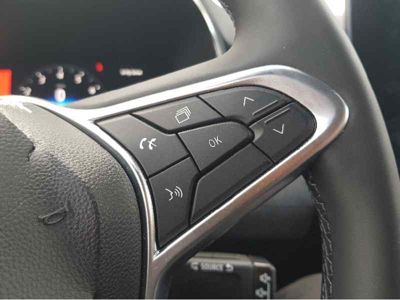 Recambio de volante para renault clio v techno referencia OEM IAM 484006780R  