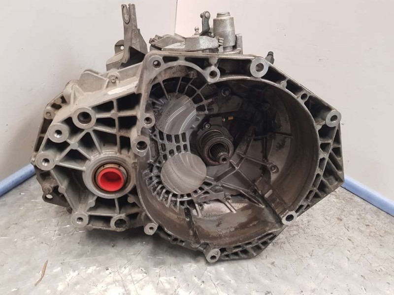 Recambio de caja cambios para opel insignia sports tourer selective referencia OEM IAM 55568685  6 VELOCIDADES