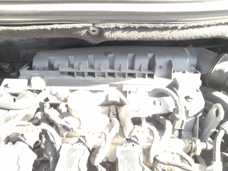 Recambio de carcasa filtro aire para peugeot 2008 i (cu_) 1.2 thp 110 / puretech 110 referencia OEM IAM 9812735680  
